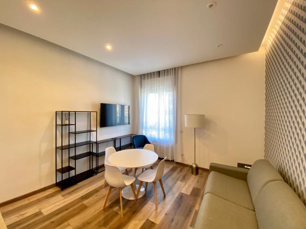 Suite Boutique Moscova Milan Bagian luar foto