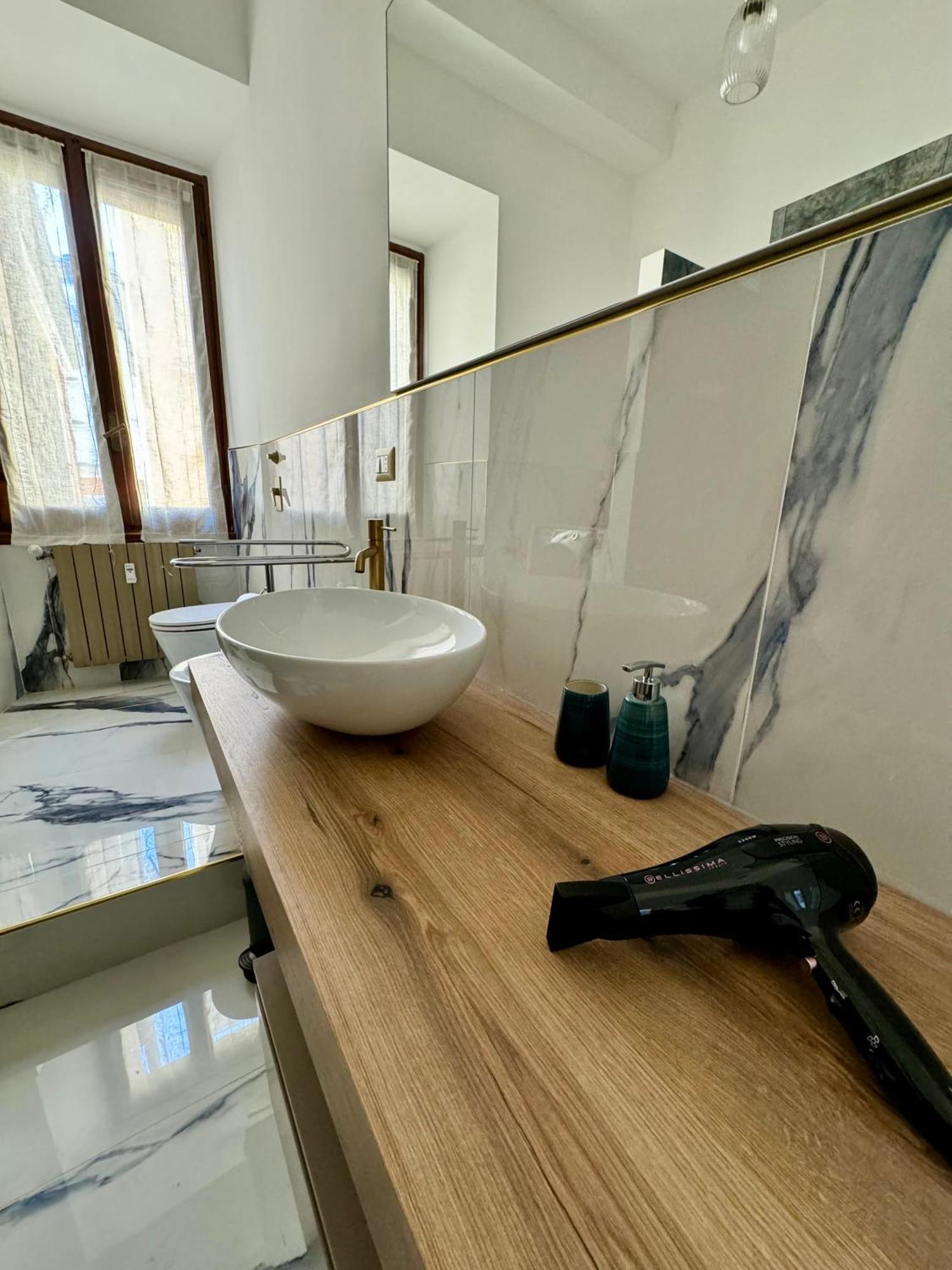 Suite Boutique Moscova Milan Bagian luar foto